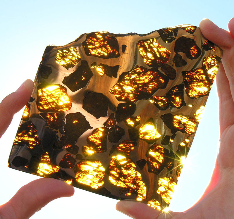 Метеорит Fukang - драгоценный камень из глубин космоса