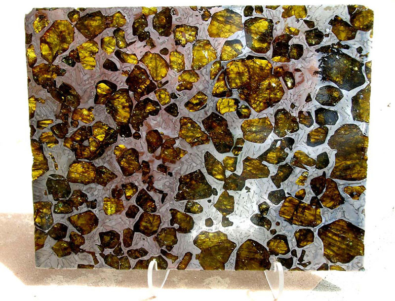 Метеорит Fukang - драгоценный камень из глубин космоса