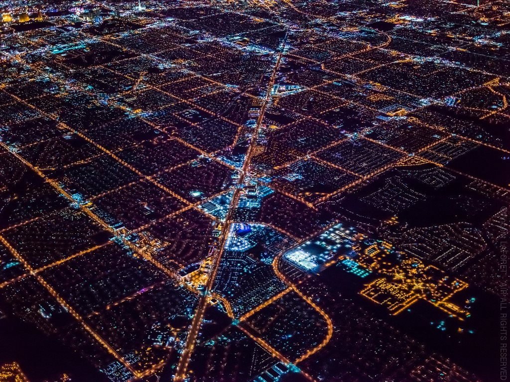 Ночной Лас-Вегас с высоты более трех километров