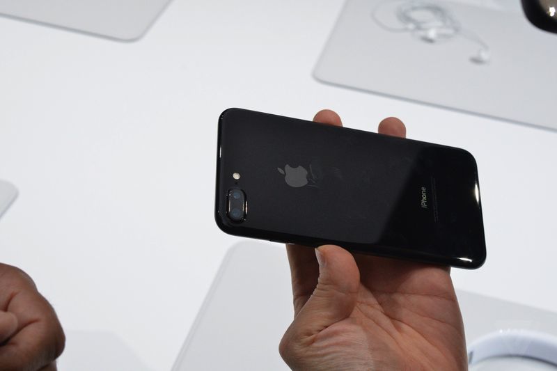 apple predstavila iphone 7 i 7 plus 9